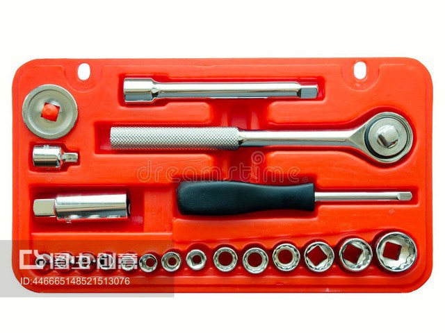 红色方框内各种金属工具工具包Tool kit of various metal tools in the red box